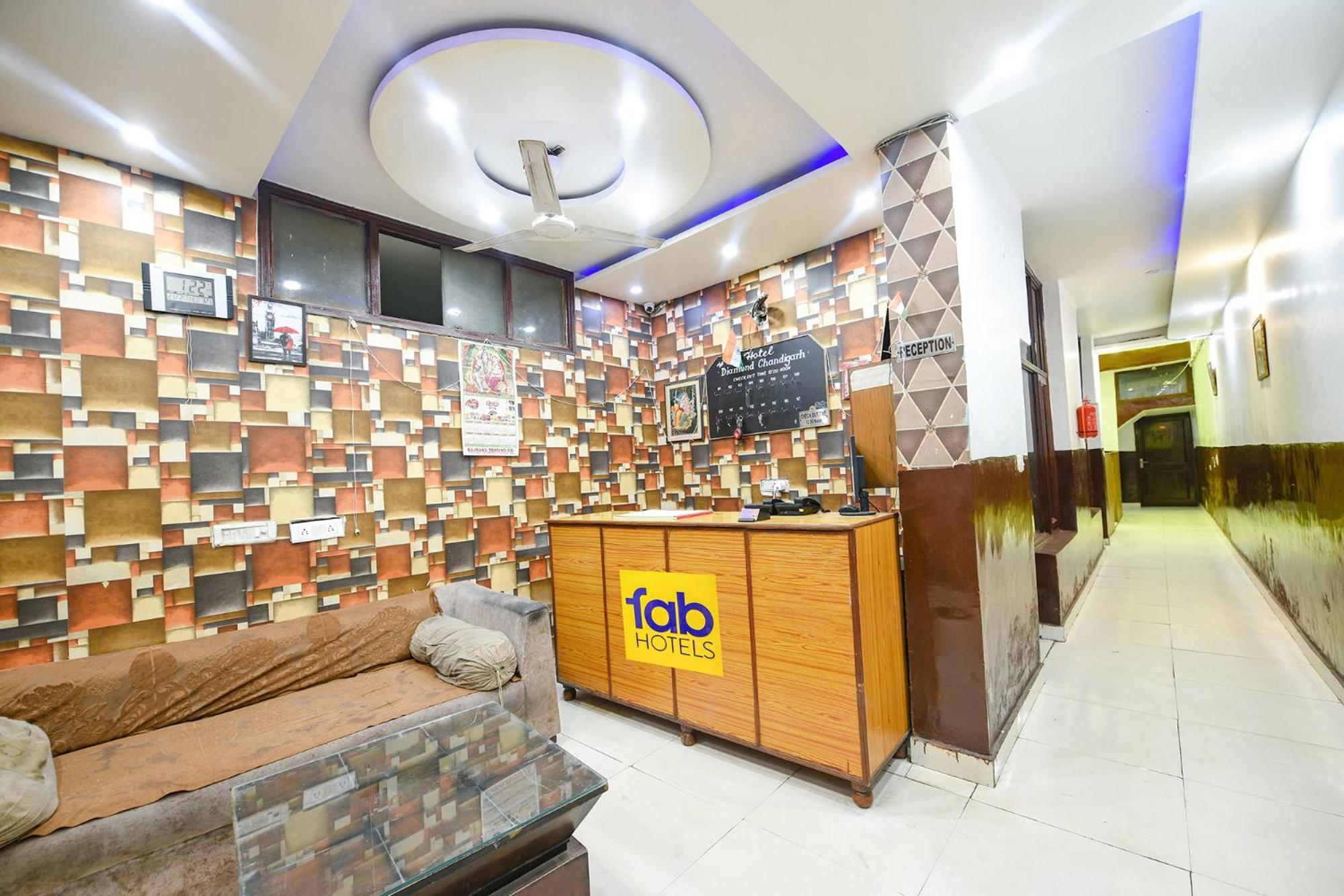 Fabexpress Diamond Sec 45 Hotel Chandigarh Ngoại thất bức ảnh