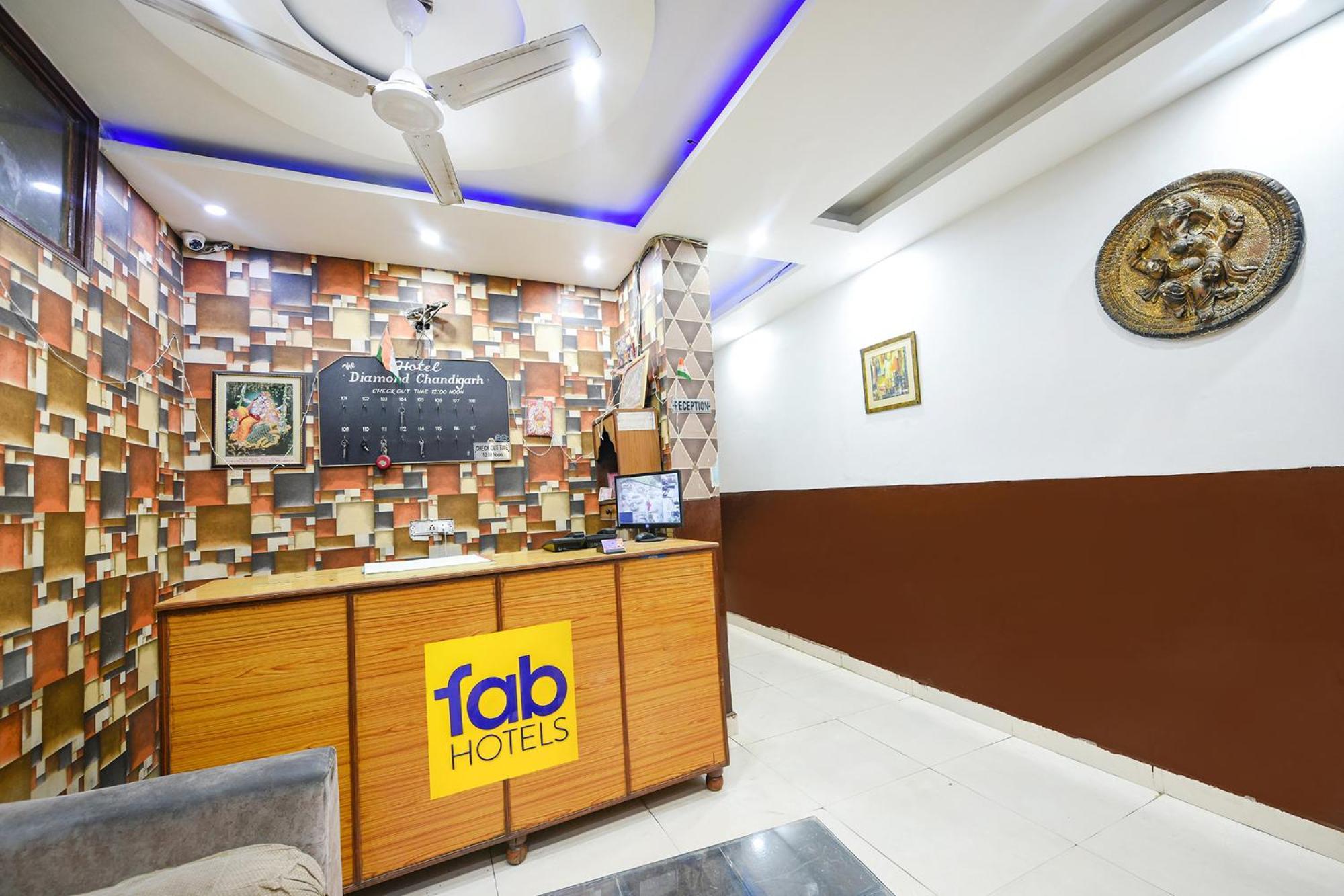 Fabexpress Diamond Sec 45 Hotel Chandigarh Ngoại thất bức ảnh